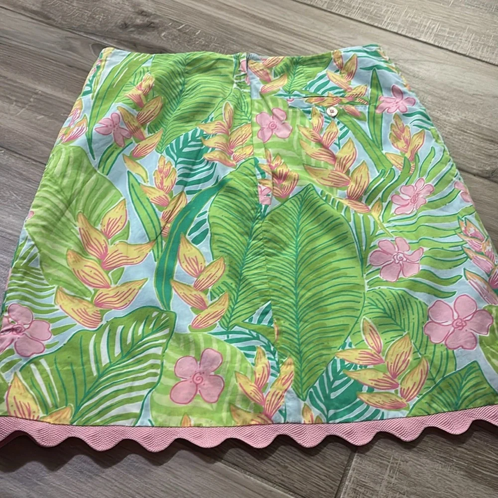 Lilly Pulitzer Botanical Garden skirt size 2. Excellent condition